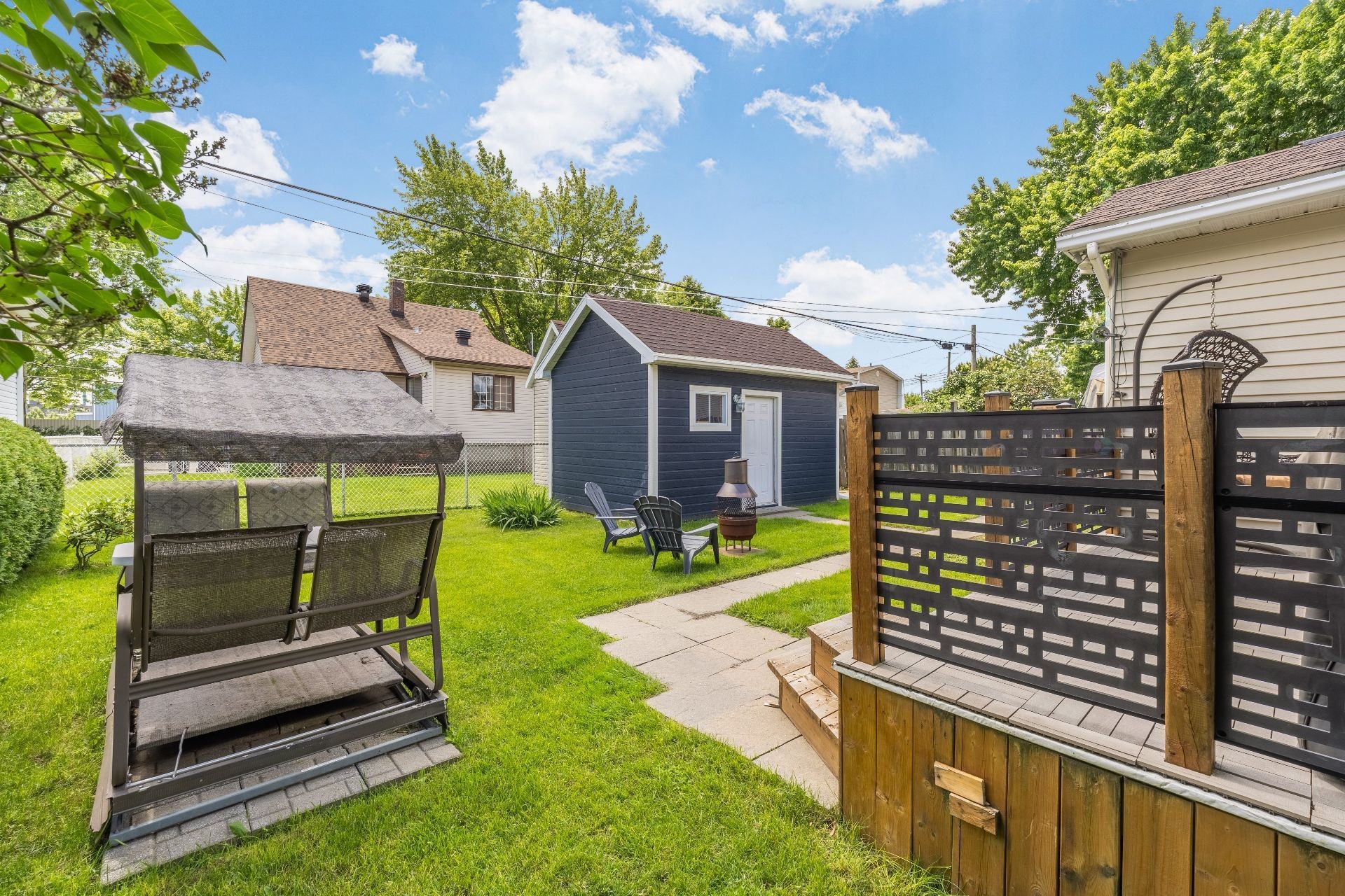 









328


Av. des Vétérans

,
Montréal-Est,




QC
H1B5B7

