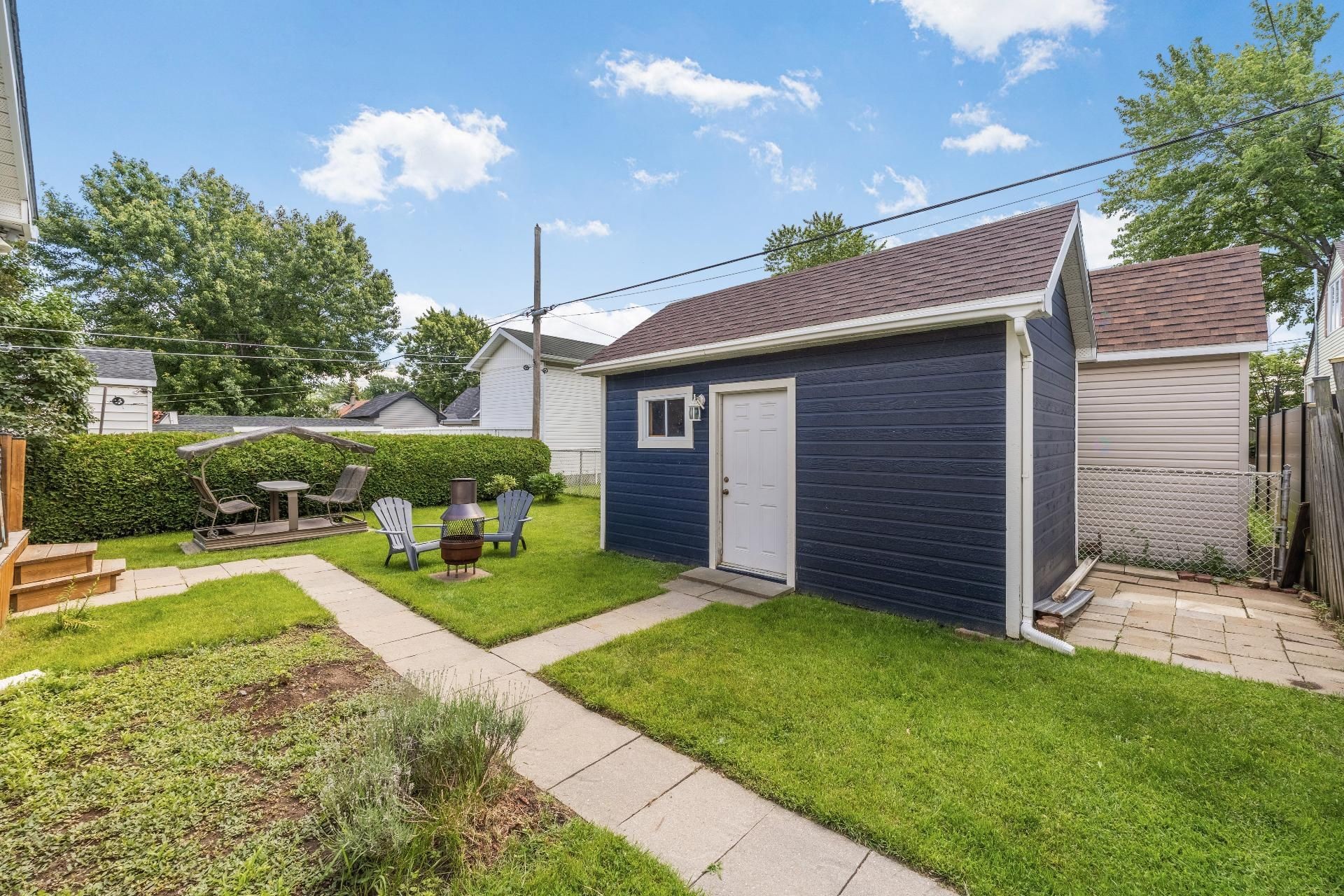 









328


Av. des Vétérans

,
Montréal-Est,




QC
H1B5B7

