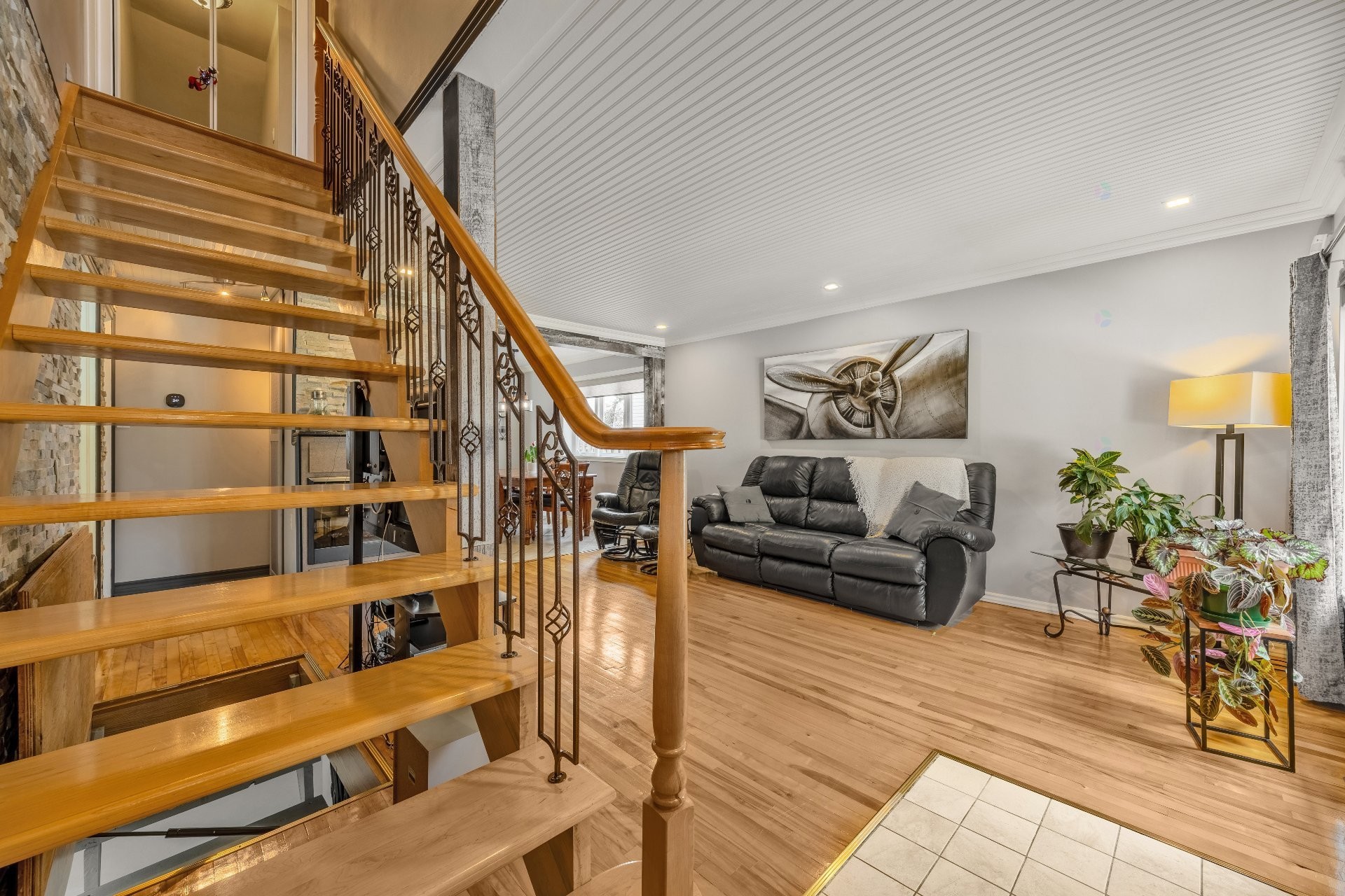









328


Av. des Vétérans

,
Montréal-Est,




QC
H1B5B7

