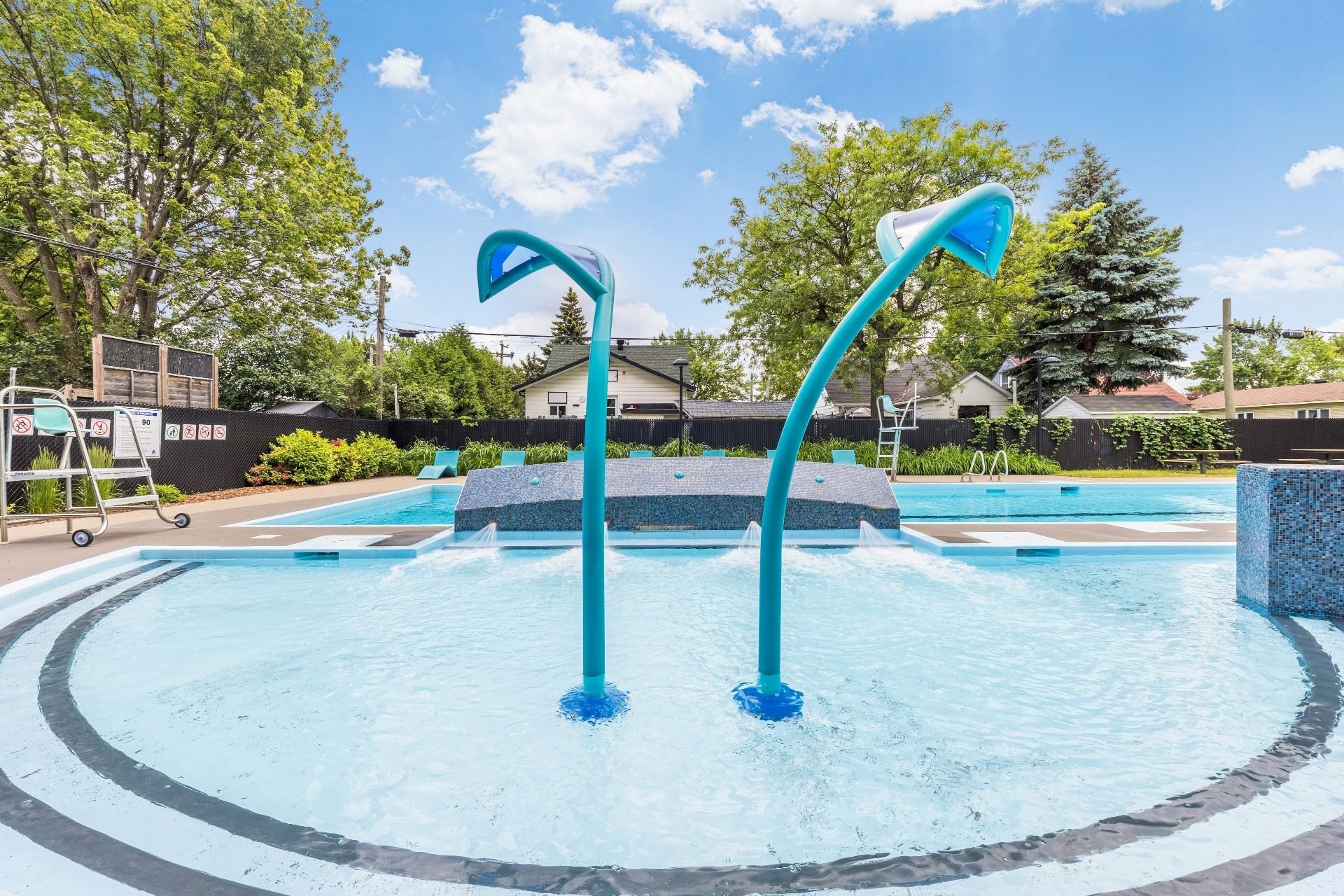 









328


Av. des Vétérans

,
Montréal-Est,




QC
H1B5B7

