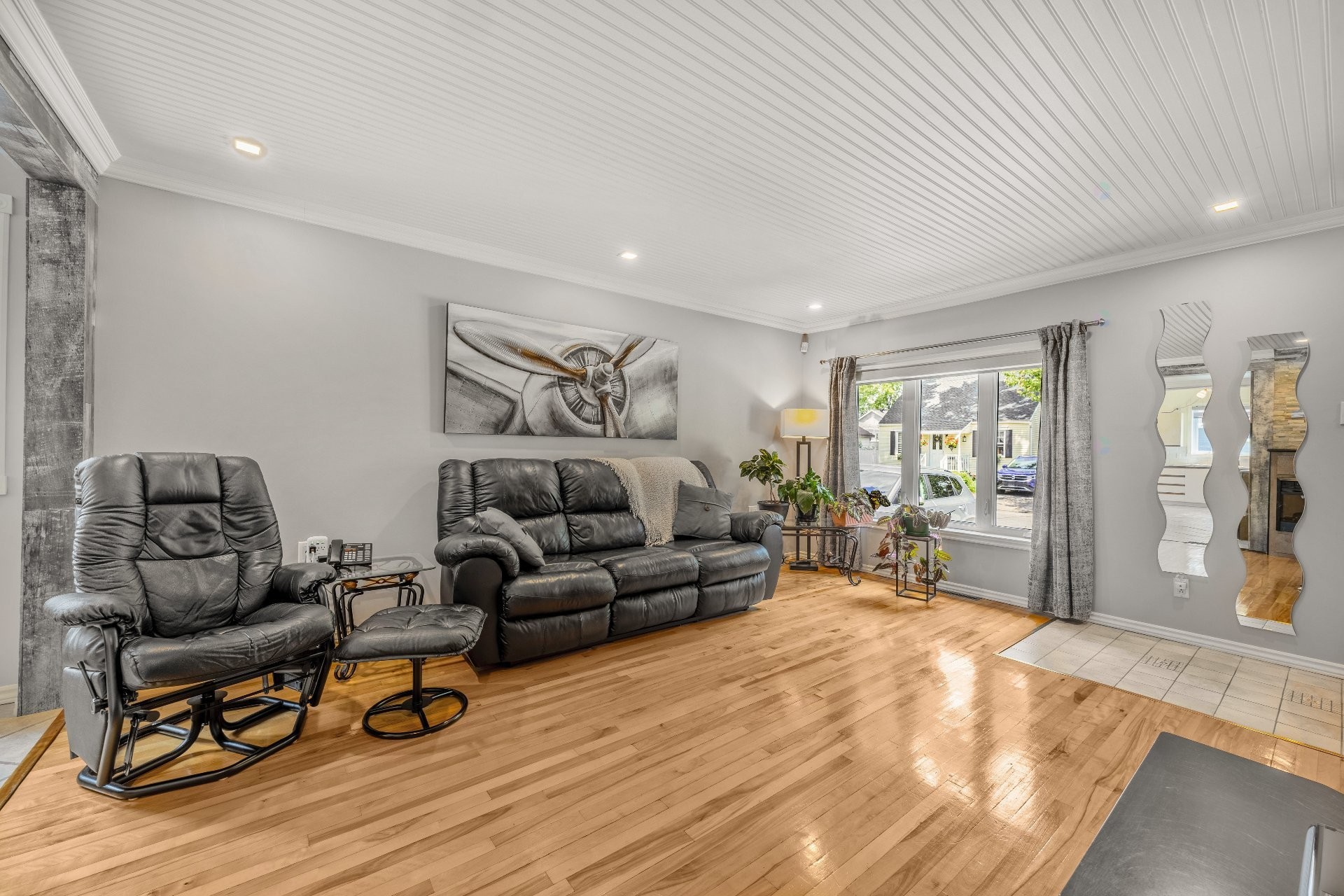 









328


Av. des Vétérans

,
Montréal-Est,




QC
H1B5B7

