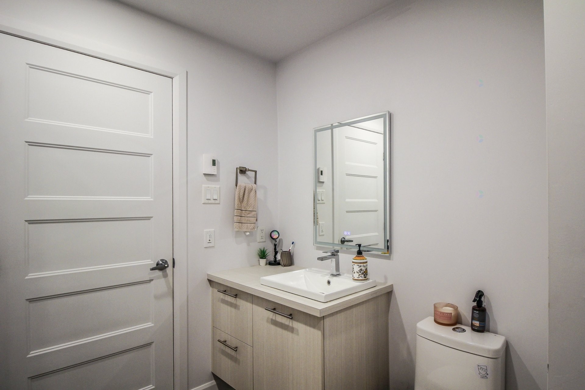 









69


64e Avenue O.

,
Saint-Paul-de-l'Île-aux-Noix,




QC
J0J1G0

