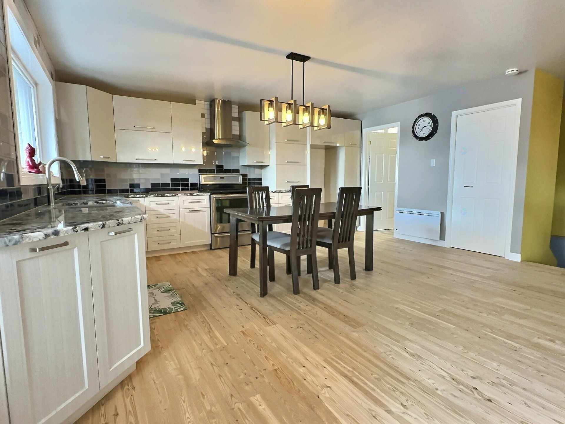 









497


Ch. du Lac-de-l'Argentier

,
Fugèreville,




QC
J0Z2A0

