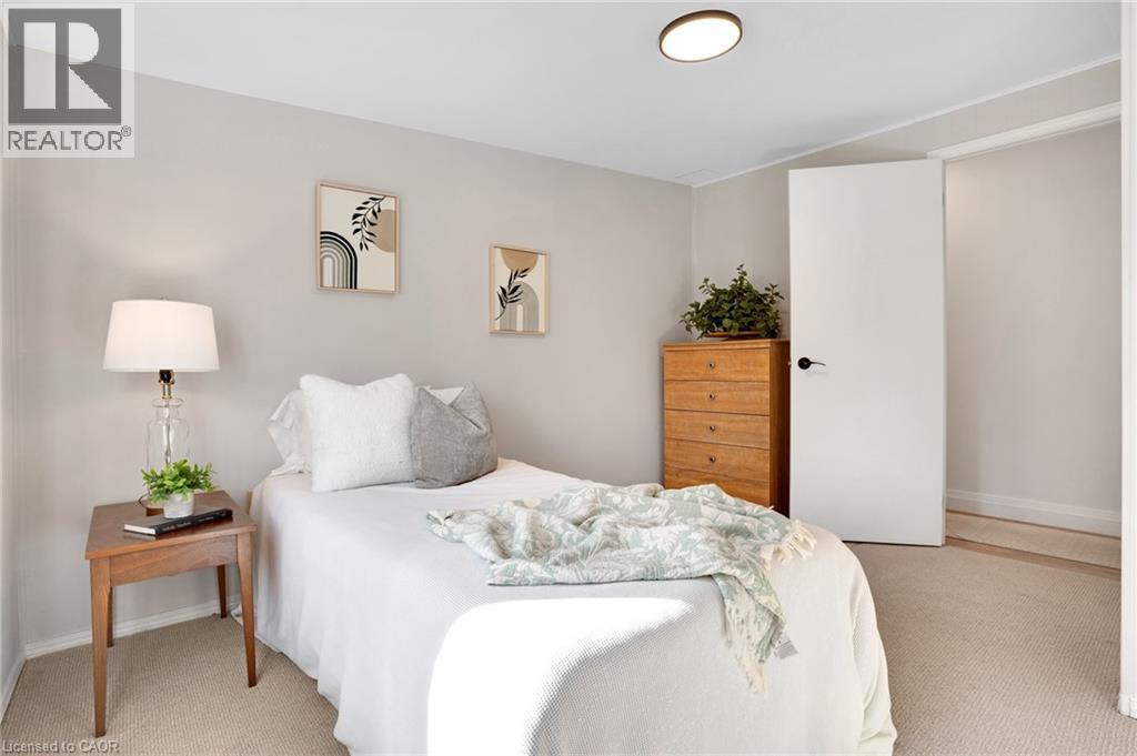 












28 MACPHERSON Crescent

,
Flamborough,




Ontario
N0B2J0


