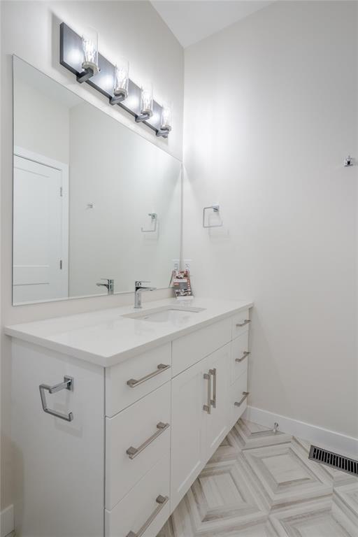












3 Elizabeth Waytiuk Cove

,
East Selkirk,




Manitoba
R0E0M0

