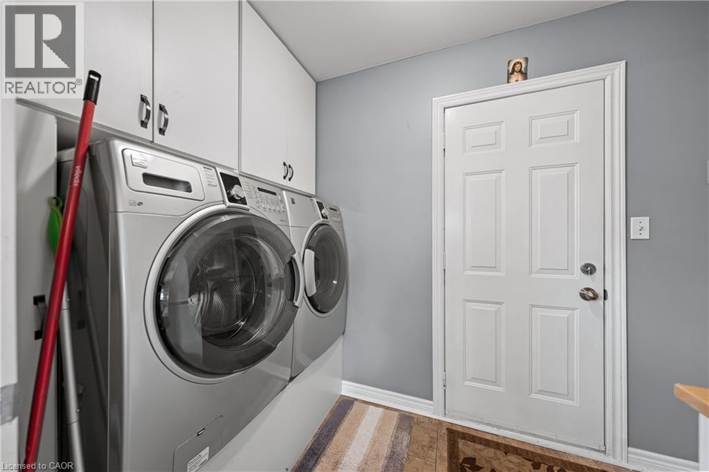 












1052 VANSICKLE Road N

,
St. Catharines,




Ontario
L2S2X3

