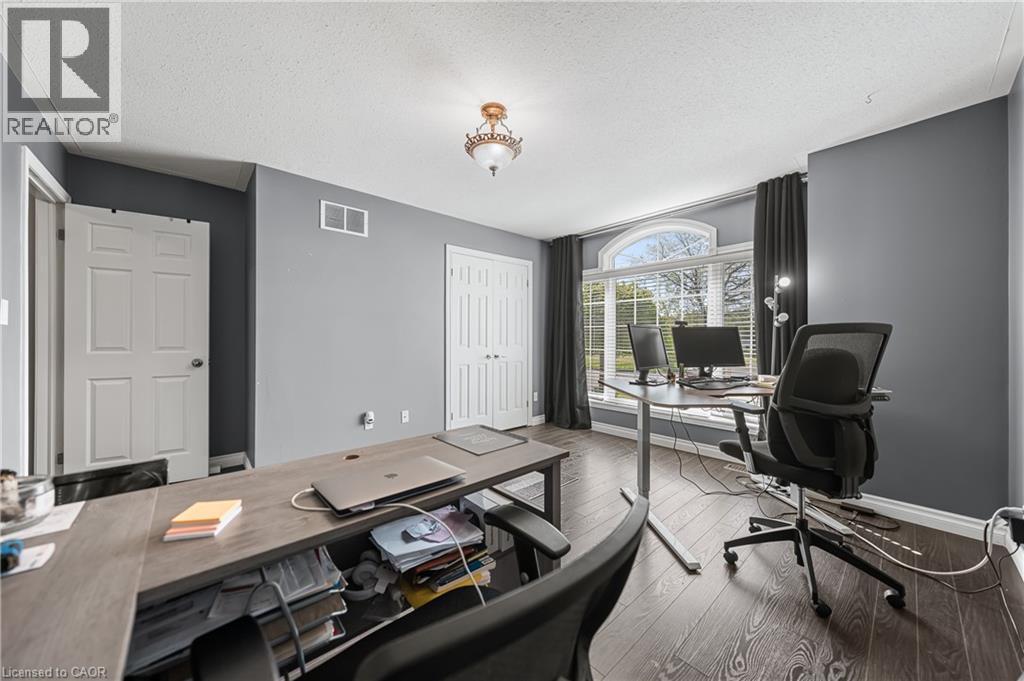 












1052 VANSICKLE Road N

,
St. Catharines,




Ontario
L2S2X3

