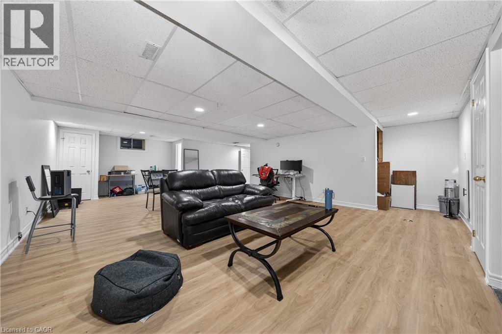 












1052 VANSICKLE Road N

,
St. Catharines,




Ontario
L2S2X3

