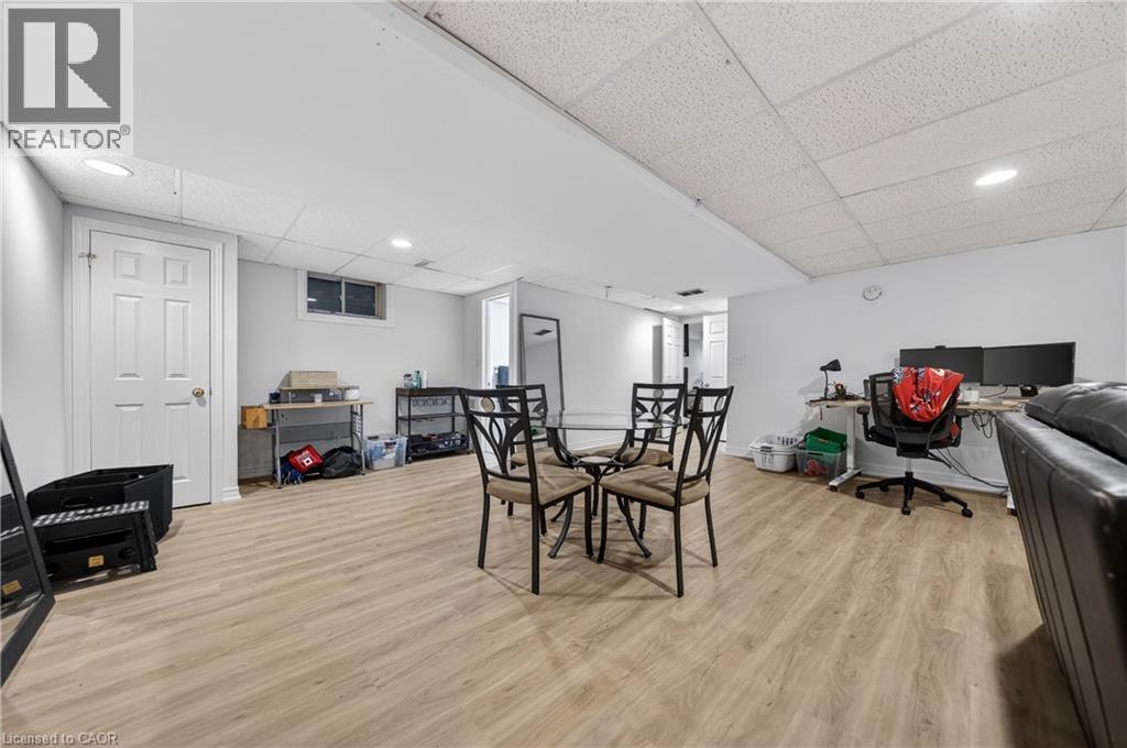 












1052 VANSICKLE Road N

,
St. Catharines,




Ontario
L2S2X3


