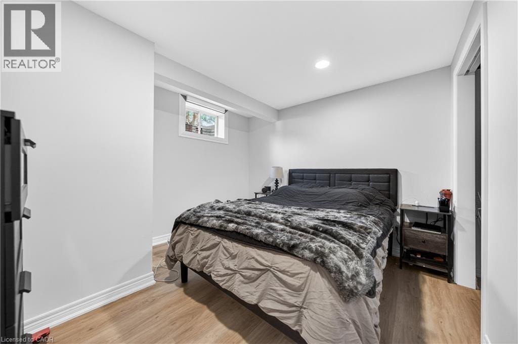 












1052 VANSICKLE Road N

,
St. Catharines,




Ontario
L2S2X3


