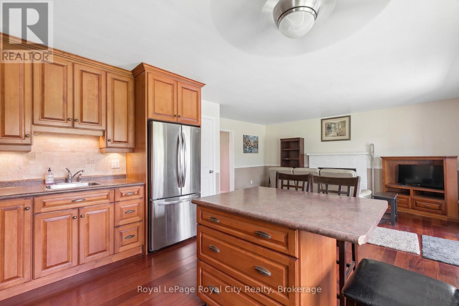 












5700 HIGHWAY 6

,
Guelph/Eramosa,




Ontario
N1H6J7

