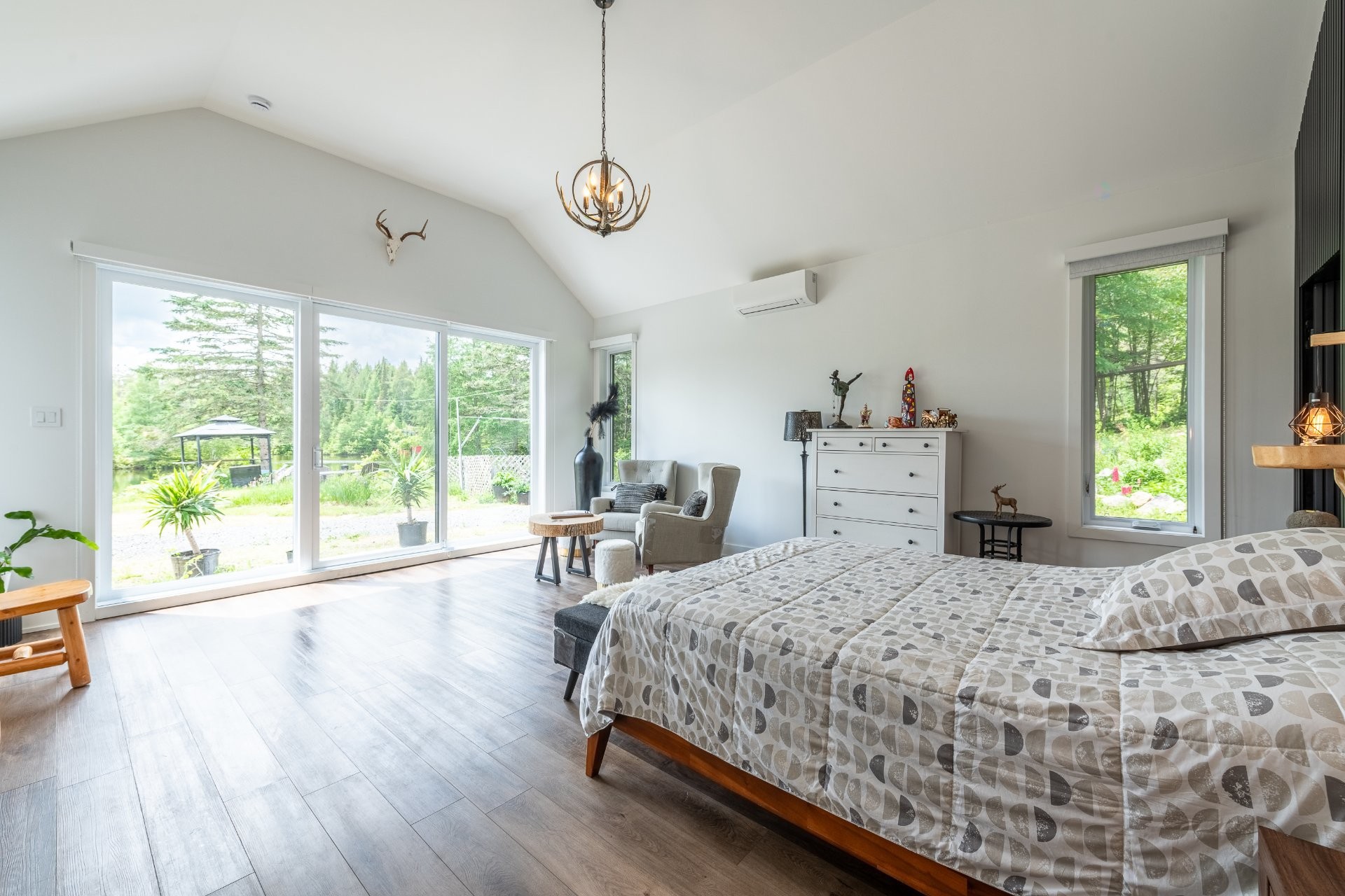 









2658


9e Rang

,
Sainte-Agathe-des-Monts,




QC
J8C0P9

