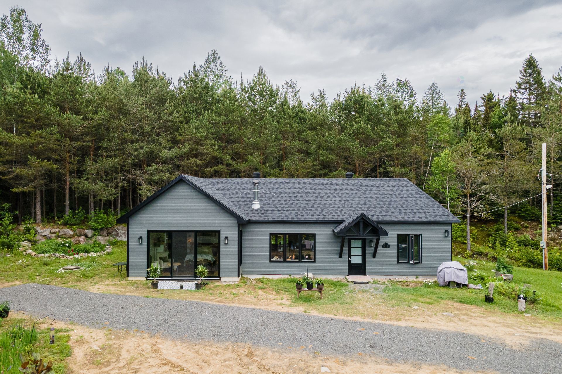 









2658


9e Rang

,
Sainte-Agathe-des-Monts,




QC
J8C0P9

