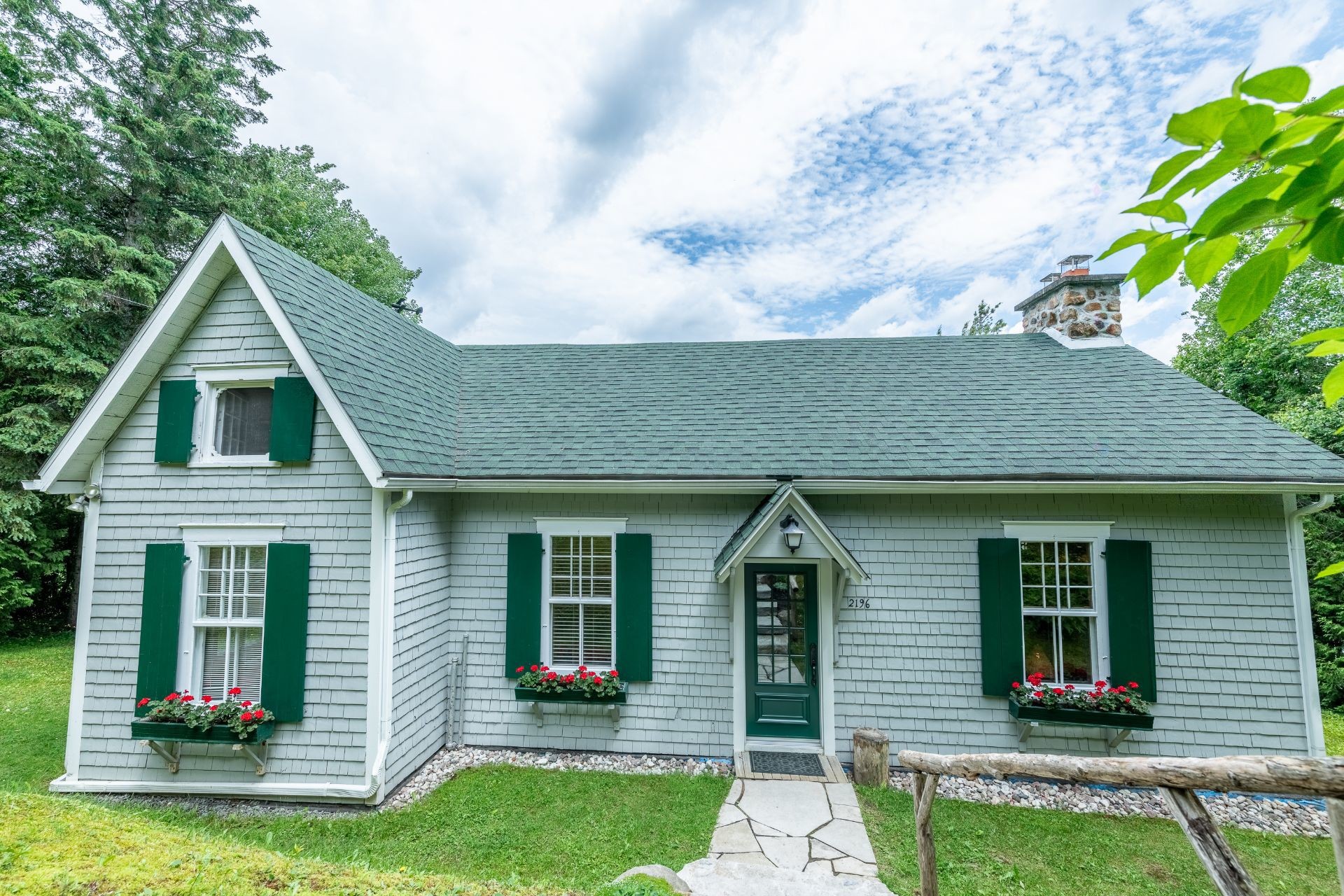 









2196


Ch. Tison

,
Sainte-Lucie-des-Laurentides,




QC
J0T2J0

