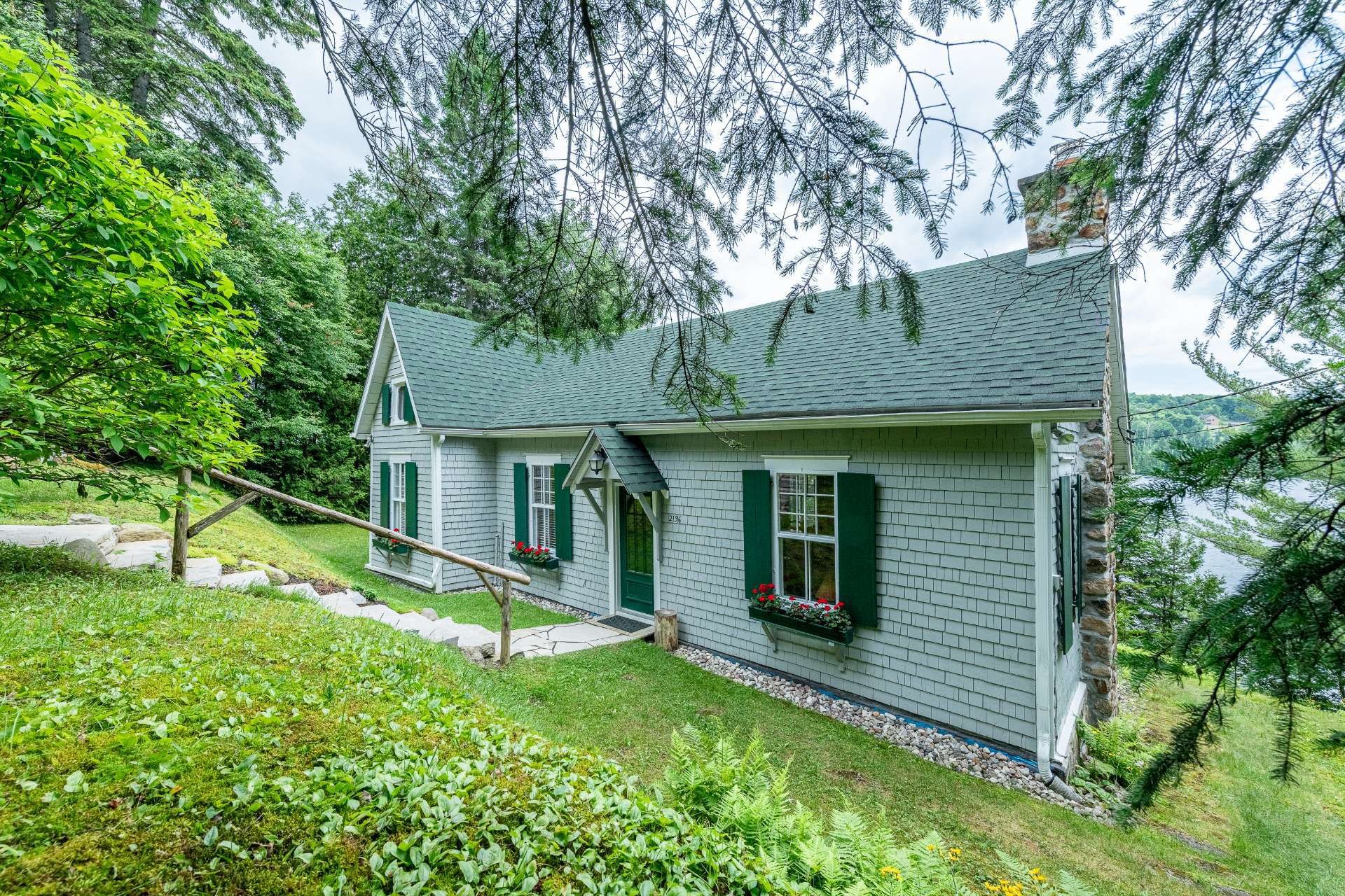 









2196


Ch. Tison

,
Sainte-Lucie-des-Laurentides,




QC
J0T2J0

