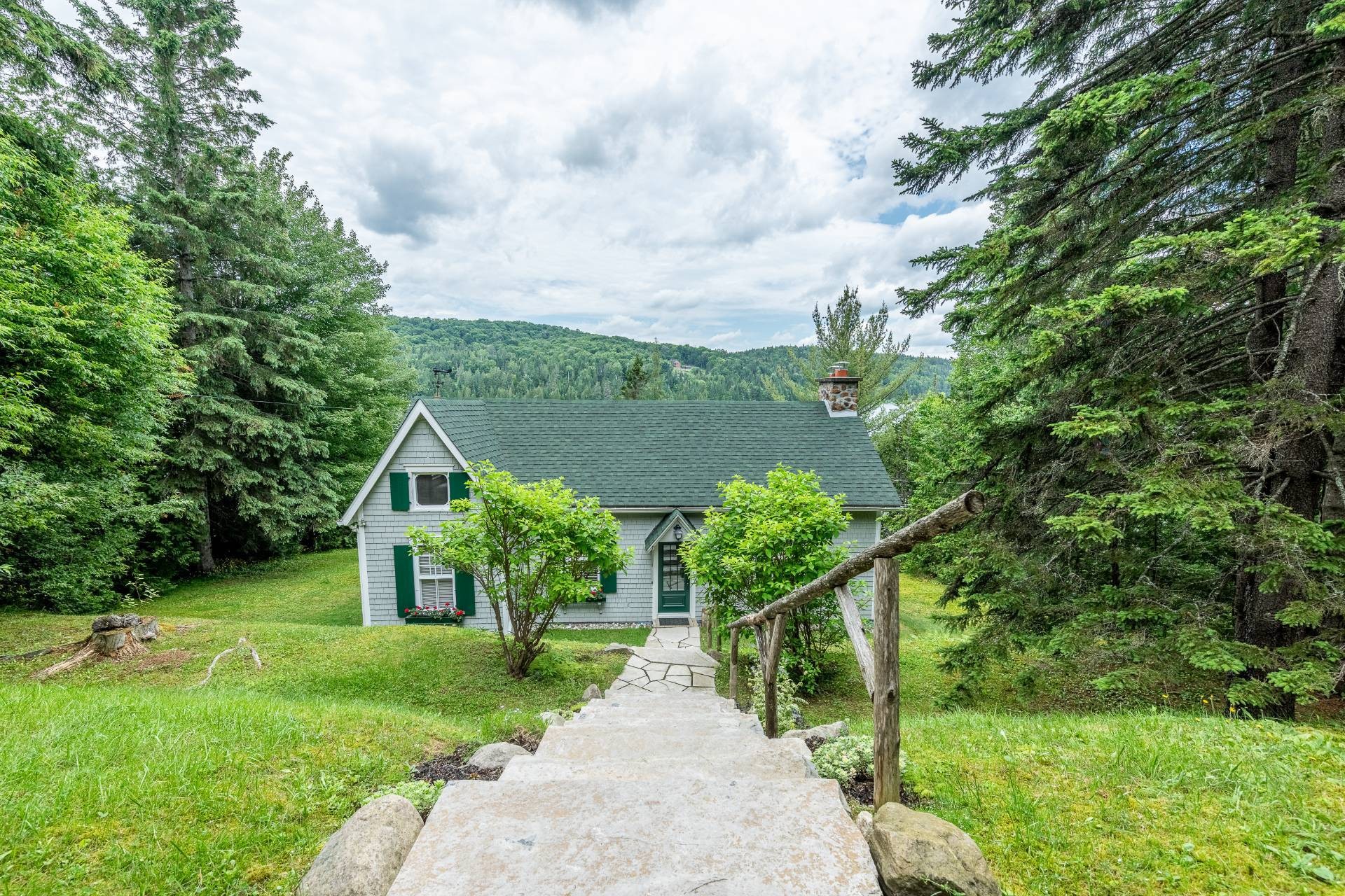 









2196


Ch. Tison

,
Sainte-Lucie-des-Laurentides,




QC
J0T2J0

