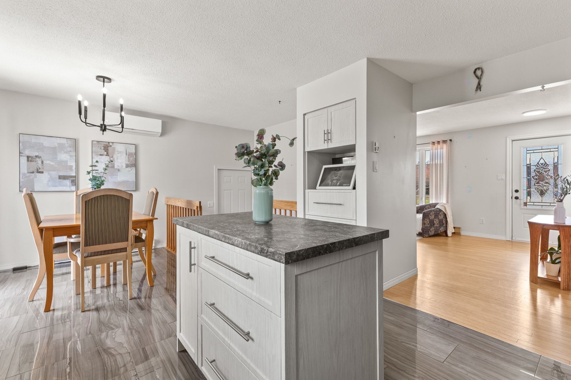 









150


Rue des Sables

,
Gatineau (Gatineau),




QC
J8P7K1

