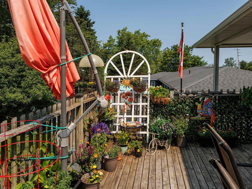 












9 Evergreen Drive

,
Salmon River,




NS
B2N 5J2

