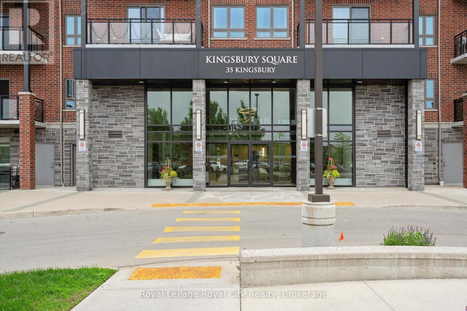












121 - 35 KINGSBURY SQUARE

,
Guelph (Pineridge/Westminster Woods),




Ontario
N1L0J4

