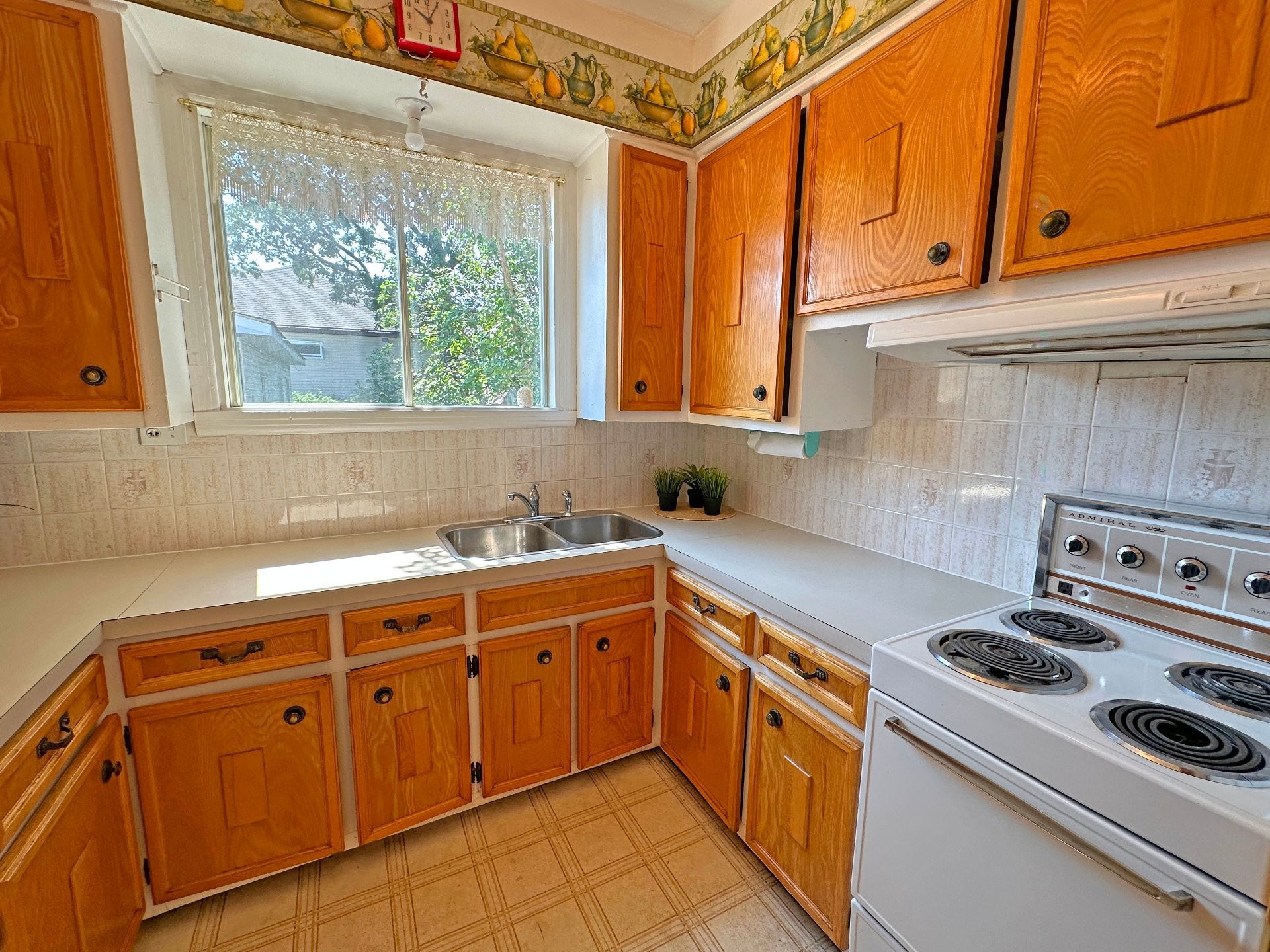 









126


36e Avenue

,
Sainte-Marthe-sur-le-Lac,




QC
J0N1P0

