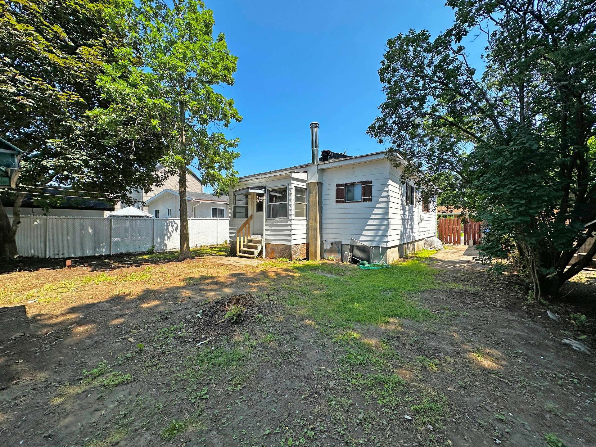 









126


36e Avenue

,
Sainte-Marthe-sur-le-Lac,




QC
J0N1P0

