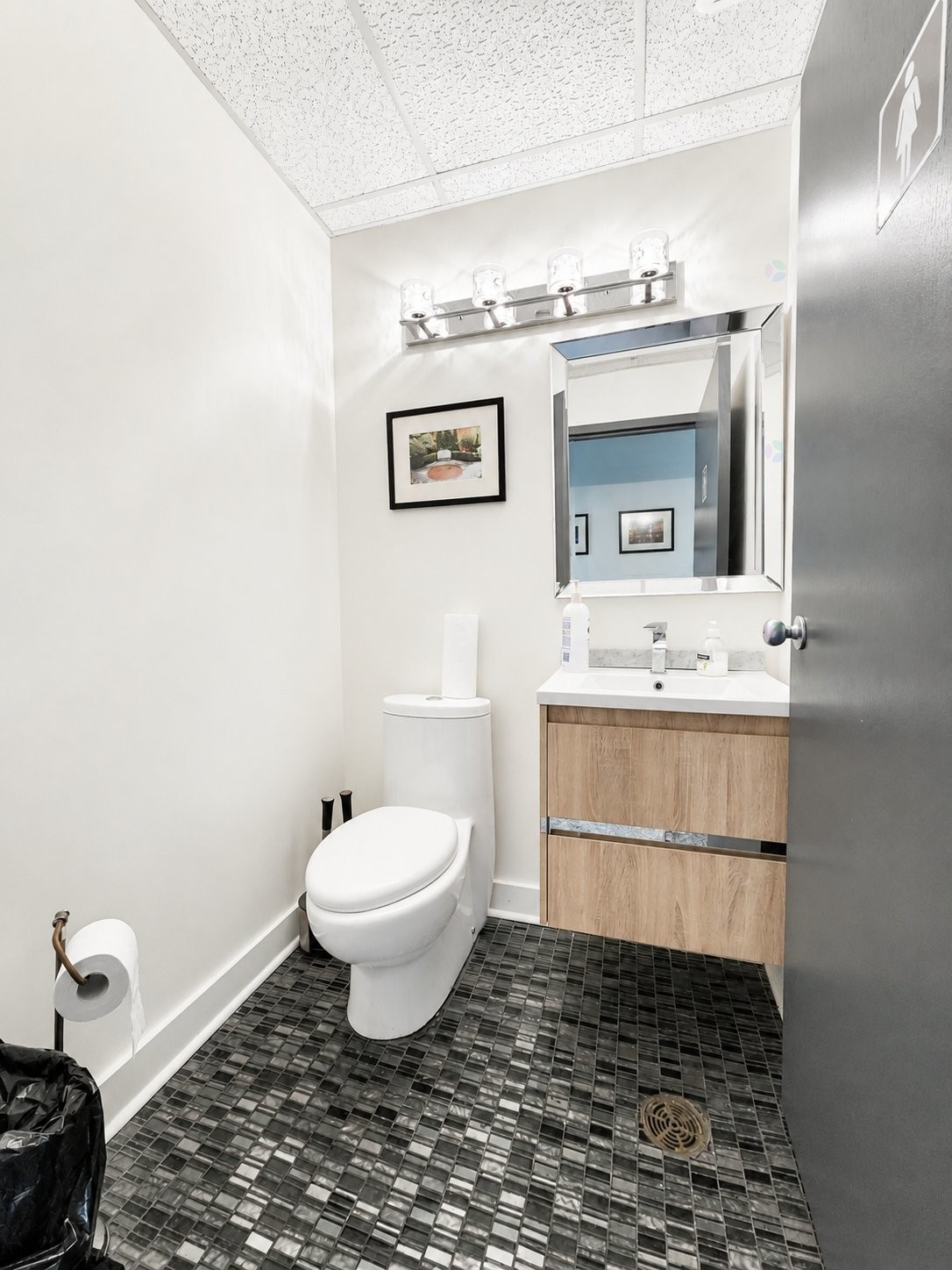 









2298


Ch. St-François

,
Dorval,




QC
H9P1K2

