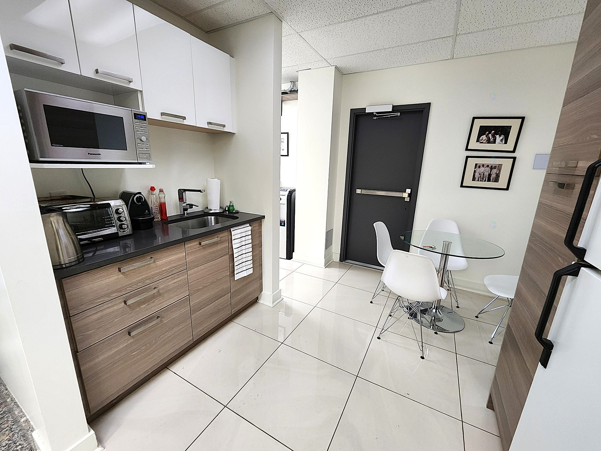 









2298


Ch. St-François

,
Dorval,




QC
H9P1K2

