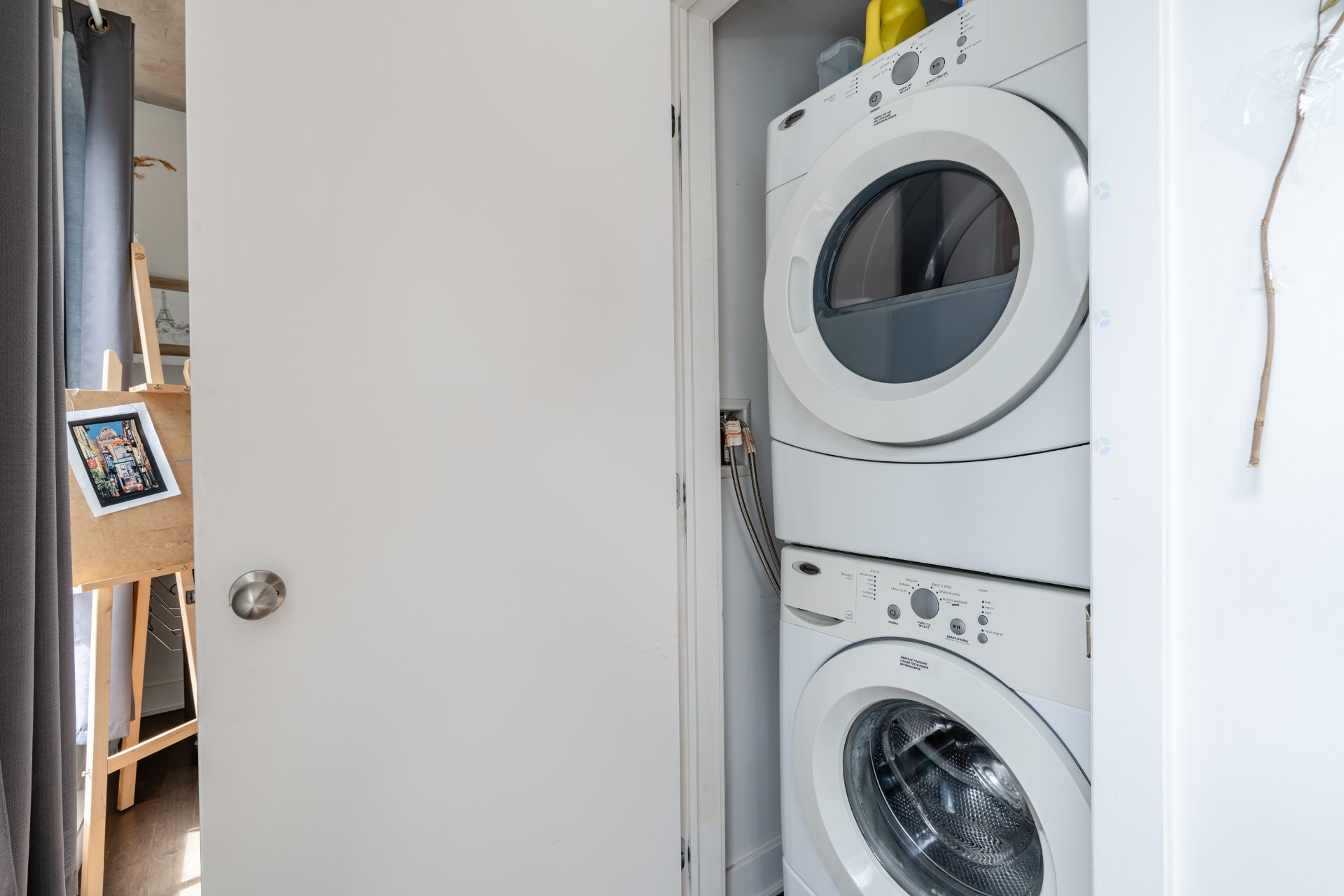 









1414


Rue Chomedey

, 511,
Montréal (Ville-Marie),




QC
H3H0A2

