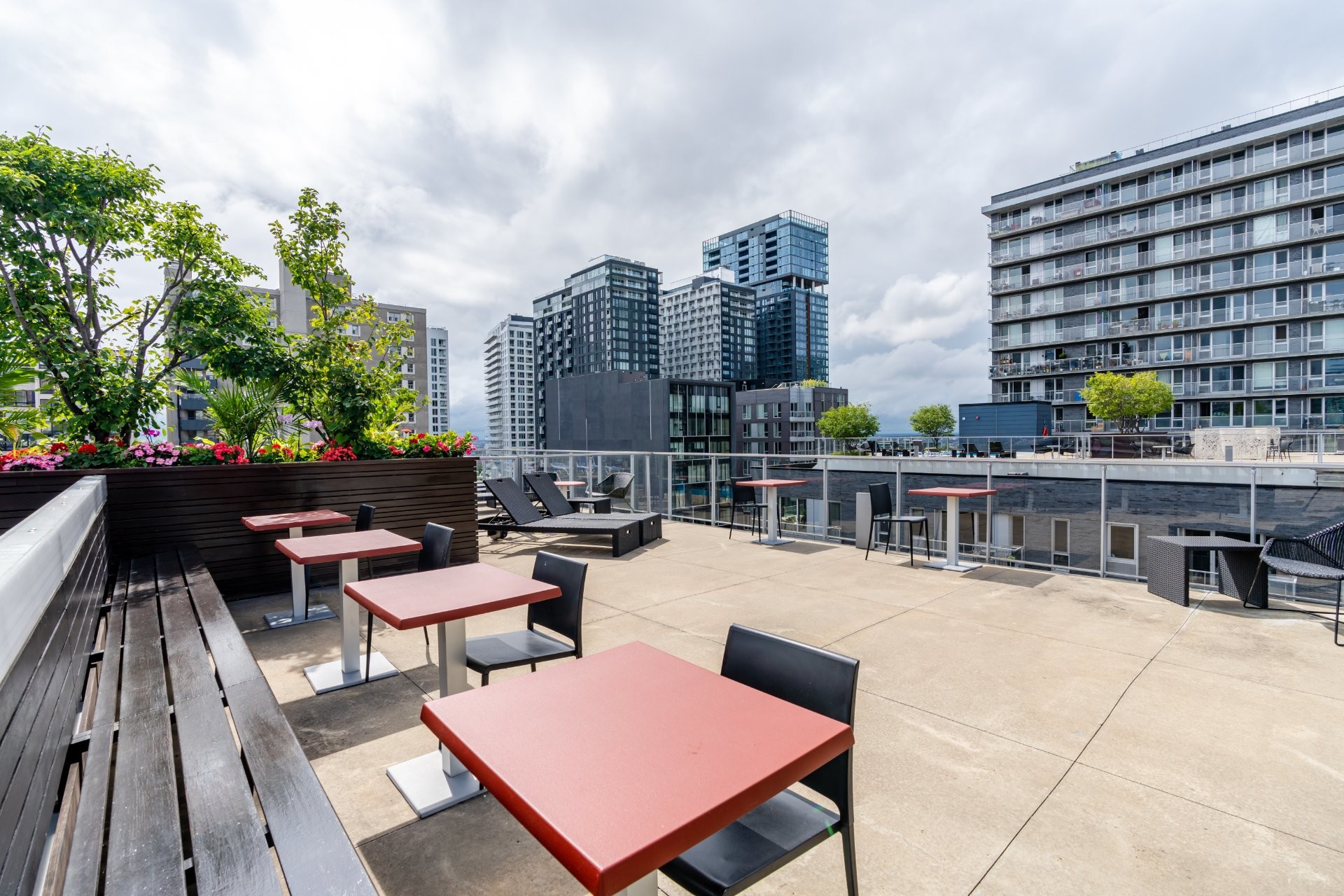 









1414


Rue Chomedey

, 511,
Montréal (Ville-Marie),




QC
H3H0A2

