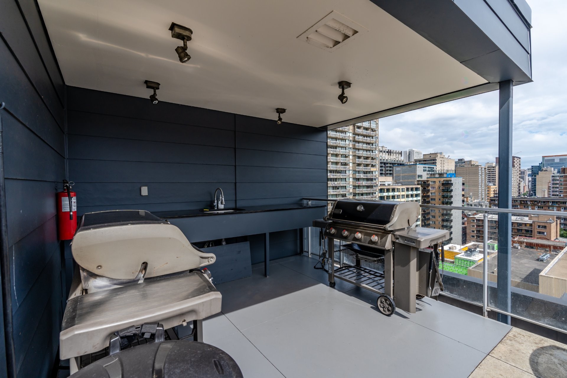 









1414


Rue Chomedey

, 511,
Montréal (Ville-Marie),




QC
H3H0A2

