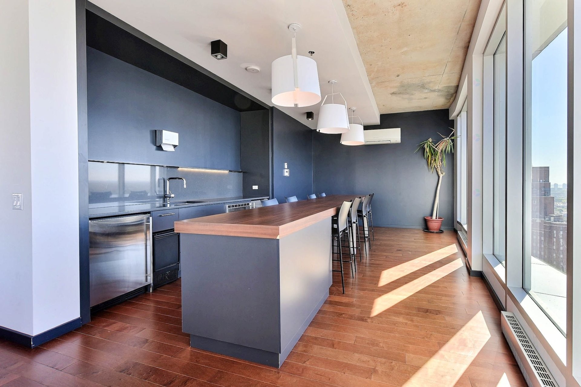 









1414


Rue Chomedey

, 511,
Montréal (Ville-Marie),




QC
H3H0A2

