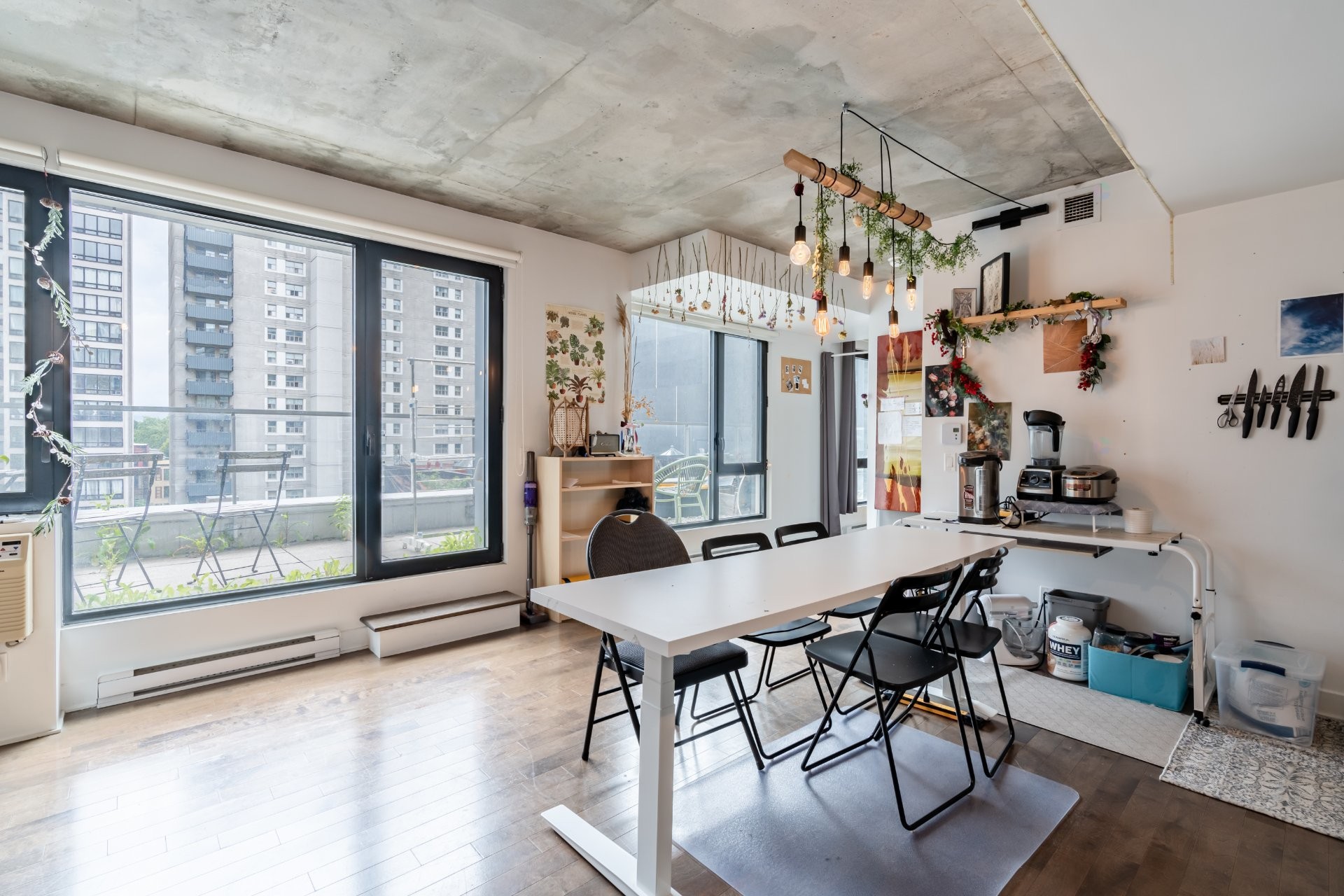 









1414


Rue Chomedey

, 511,
Montréal (Ville-Marie),




QC
H3H0A2

