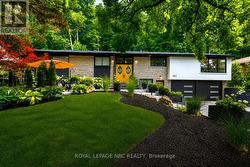 90'x150' Lot Nestled Into The Escarpment