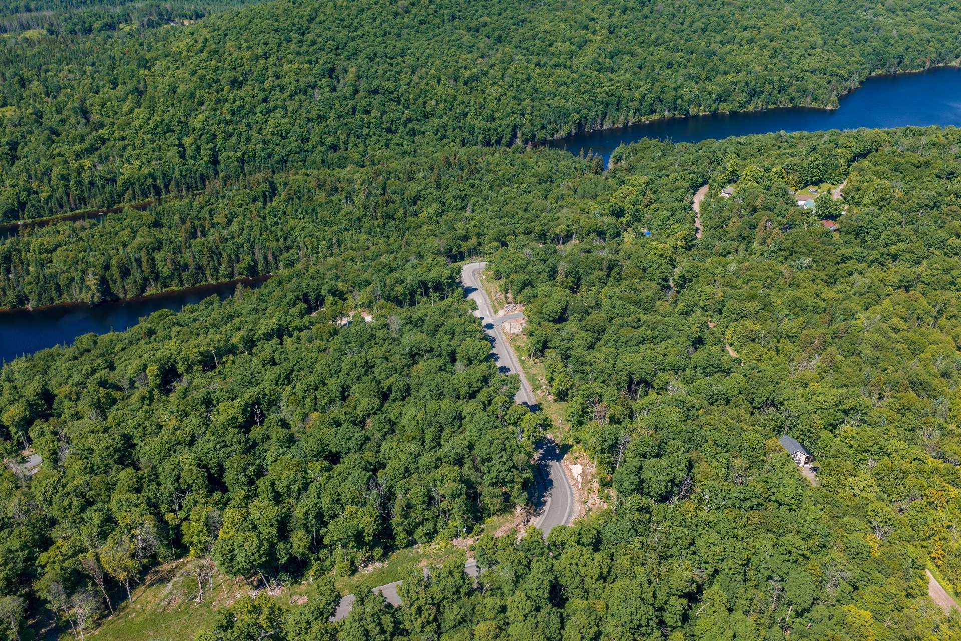 












Ch. du Faucon-Pèlerin

,
Saint-Adolphe-d'Howard,




QC
J0T2B0

