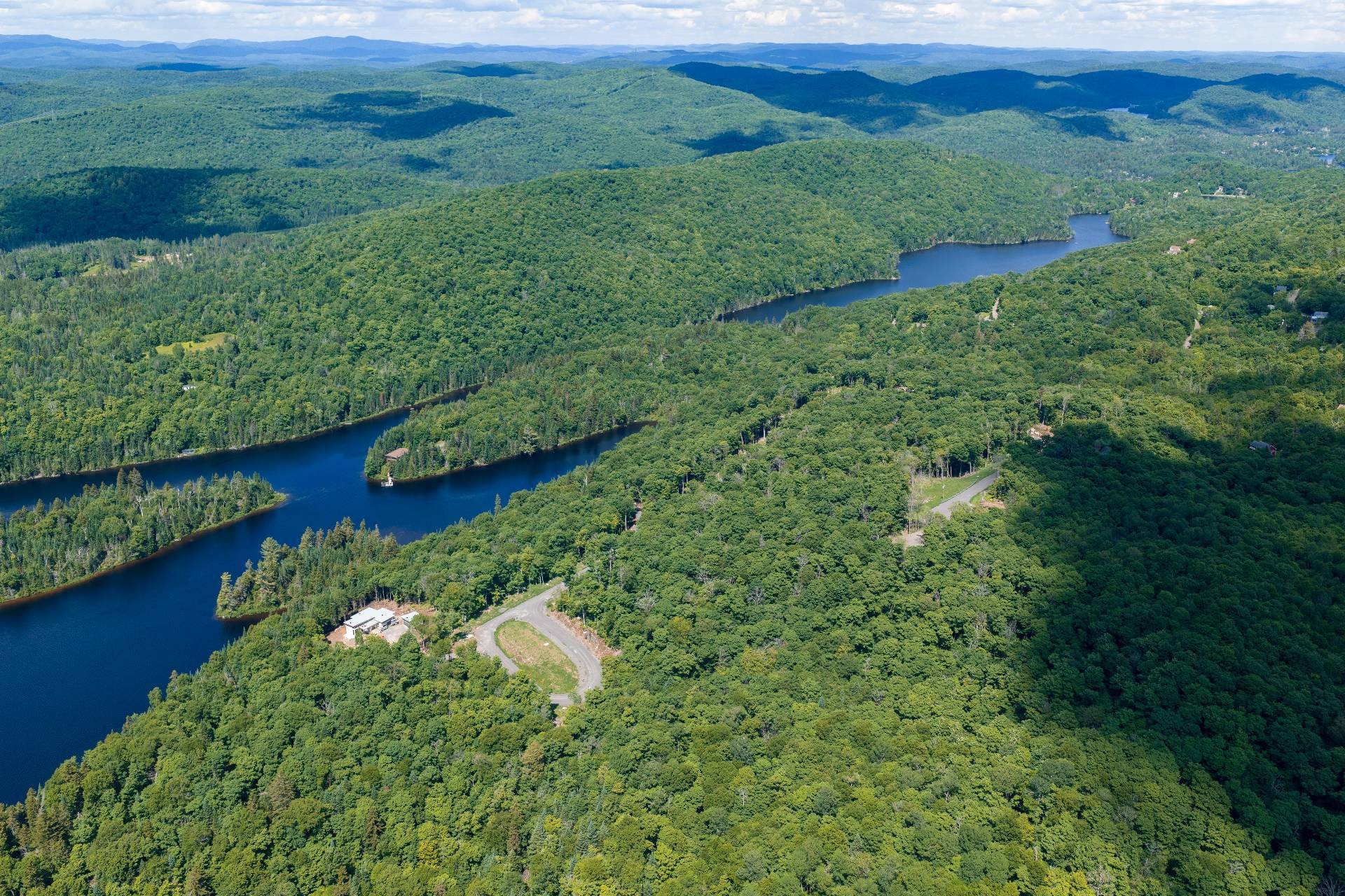 












Ch. du Faucon-Pèlerin

,
Saint-Adolphe-d'Howard,




QC
J0T2B0

