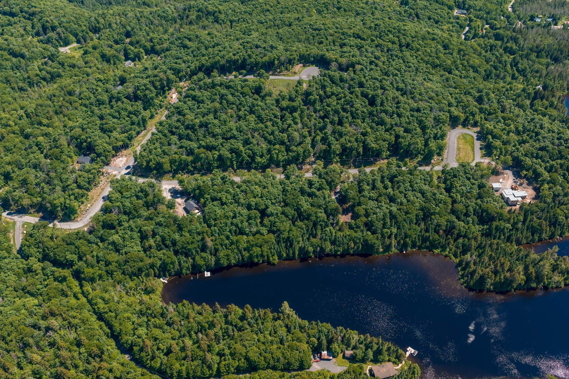 












Ch. du Faucon-Pèlerin

,
Saint-Adolphe-d'Howard,




QC
J0T2B0

