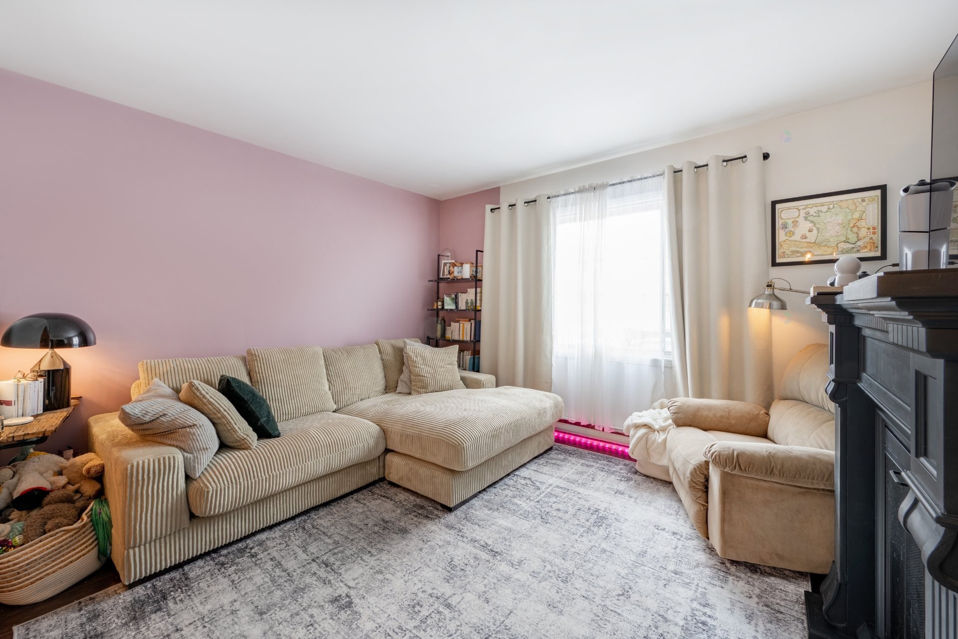 









7177


Rue D'Aragon

,
Montréal (Le Sud-Ouest),




QC
H4E3B6

