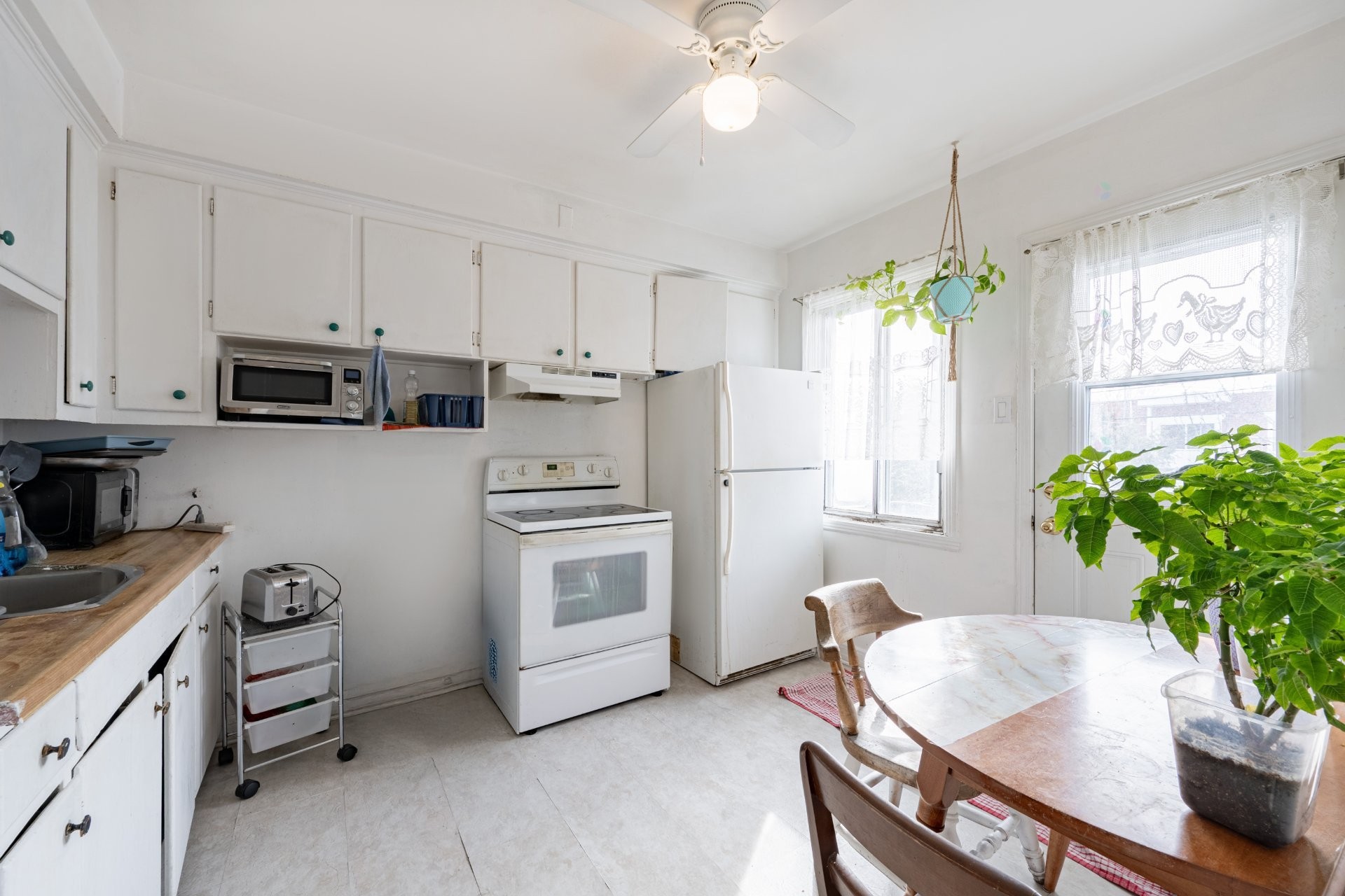 









7177


Rue D'Aragon

,
Montréal (Le Sud-Ouest),




QC
H4E3B6


