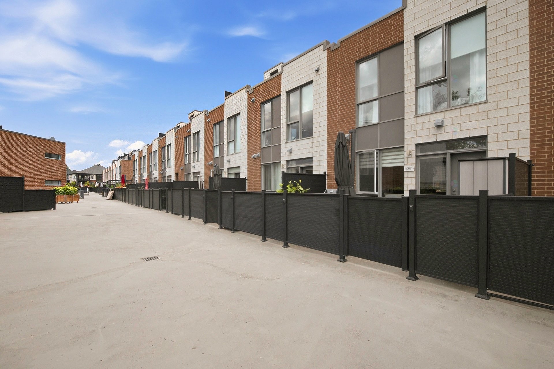 









1361Z


Rue des Tilleuls

,
Saint-Bruno-de-Montarville,




QC
J3V0C5

