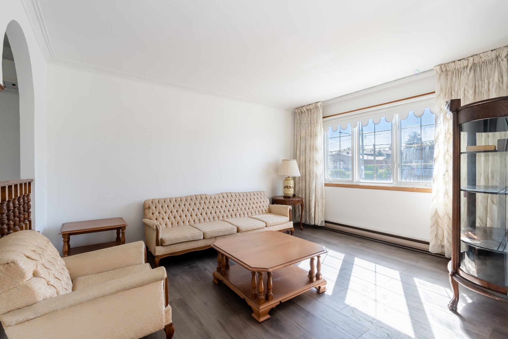 









1143


Rue Thierry

,
Montréal (LaSalle),




QC
H8N2K6

