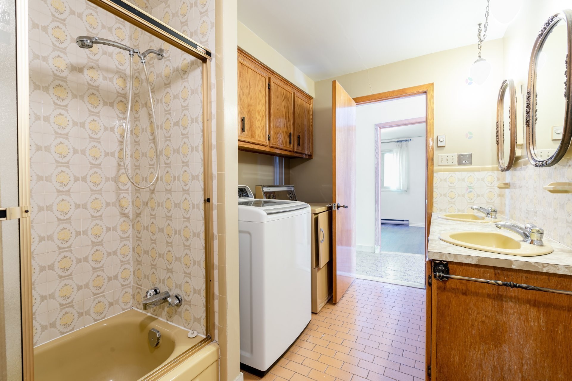 









1143


Rue Thierry

,
Montréal (LaSalle),




QC
H8N2K6

