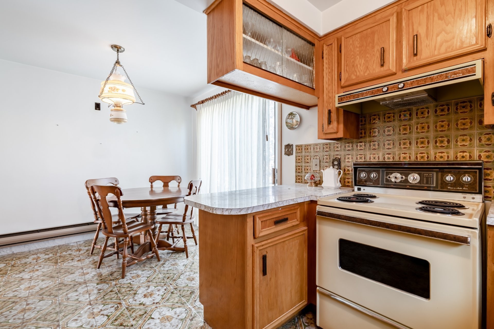 









1143


Rue Thierry

,
Montréal (LaSalle),




QC
H8N2K6

