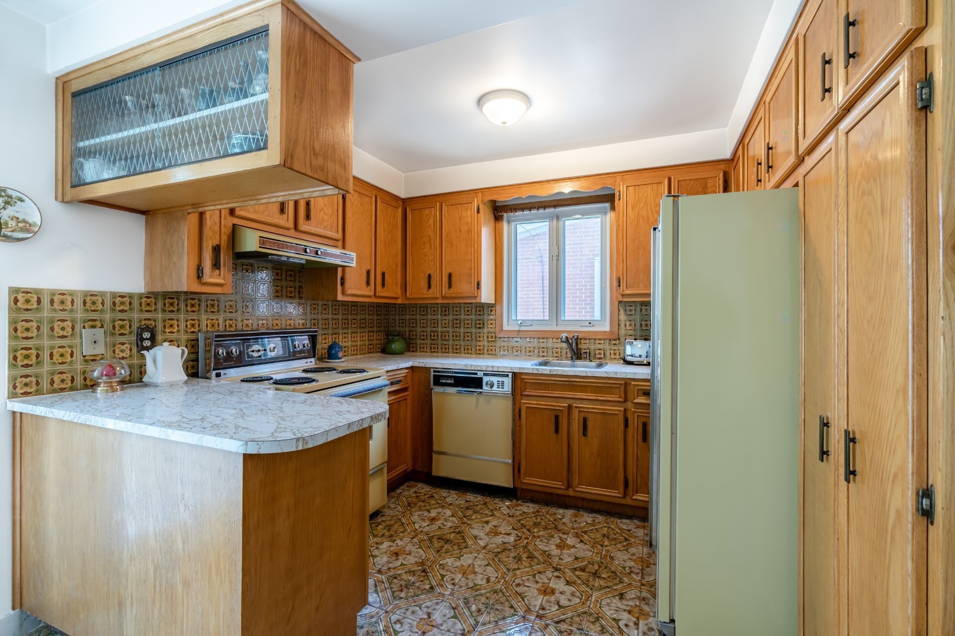 









1143


Rue Thierry

,
Montréal (LaSalle),




QC
H8N2K6

