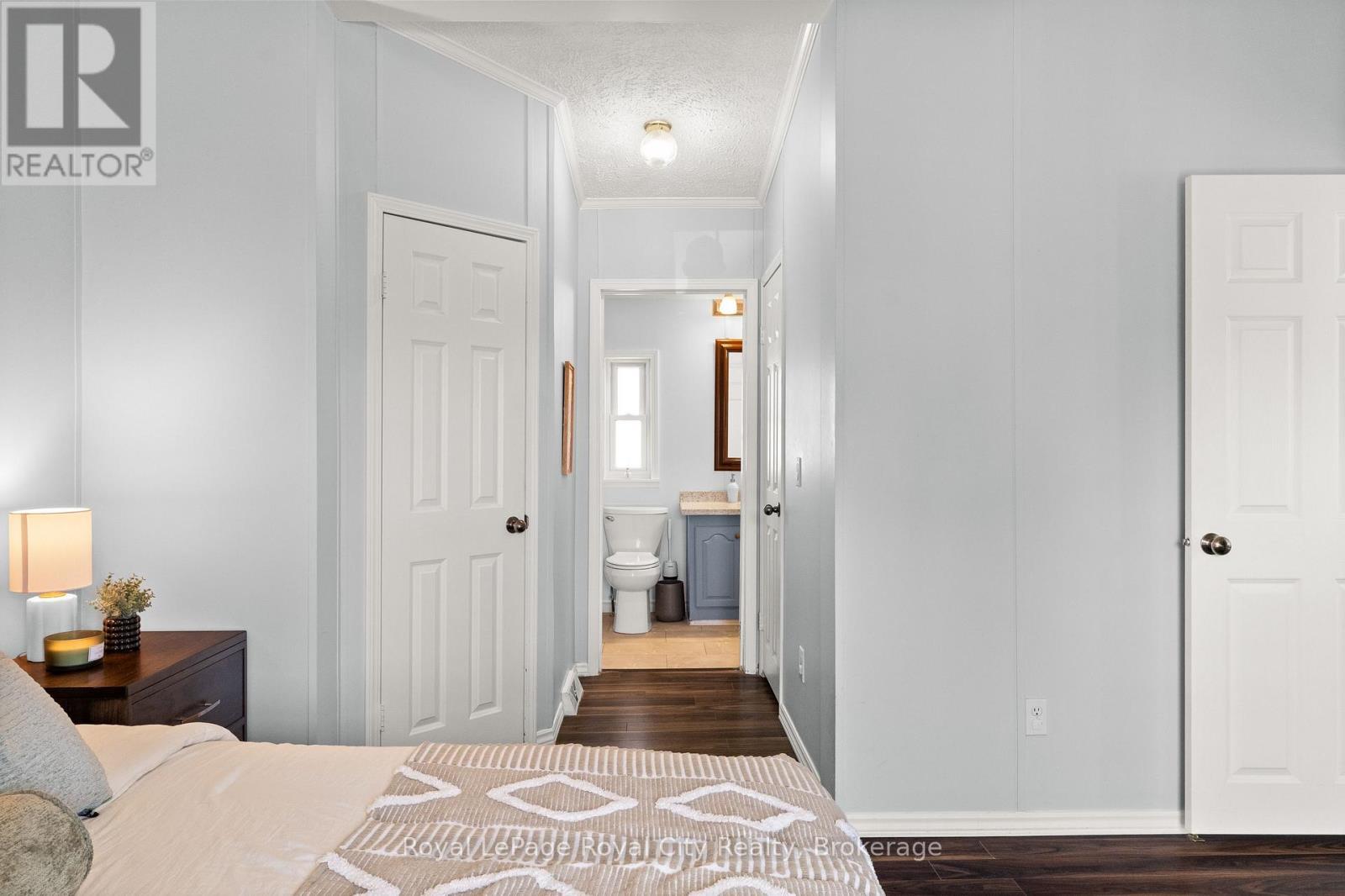 












2 PAVILION ROAD

,
Puslinch,




Ontario
N0B2C0

