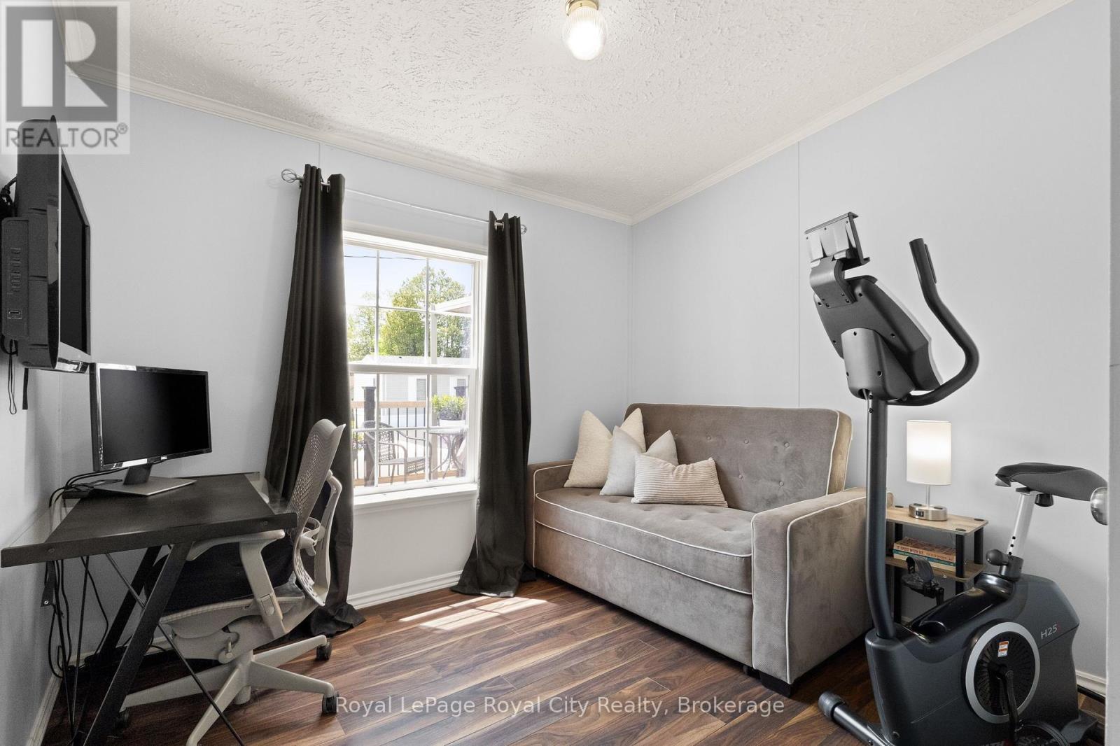 












2 PAVILION ROAD

,
Puslinch,




Ontario
N0B2C0

