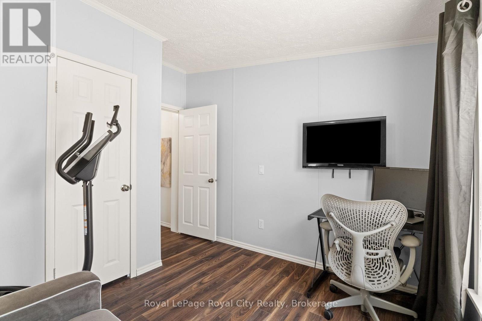 












2 PAVILION ROAD

,
Puslinch,




Ontario
N0B2C0

