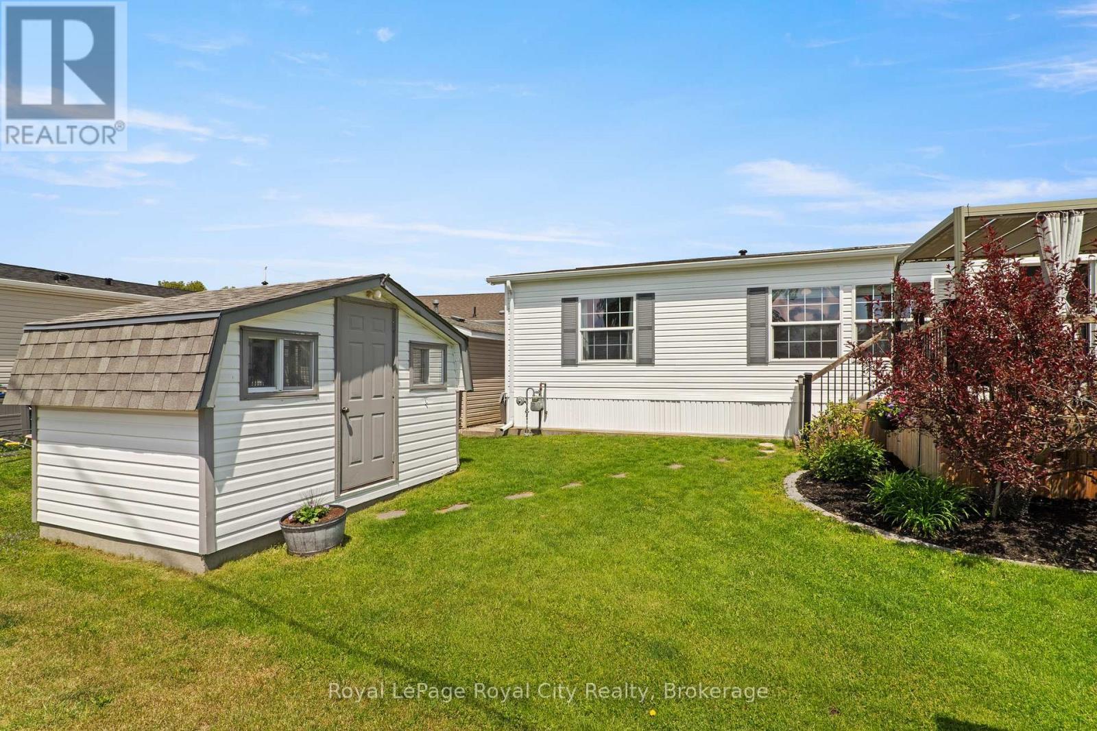 












2 PAVILION ROAD

,
Puslinch,




Ontario
N0B2C0

