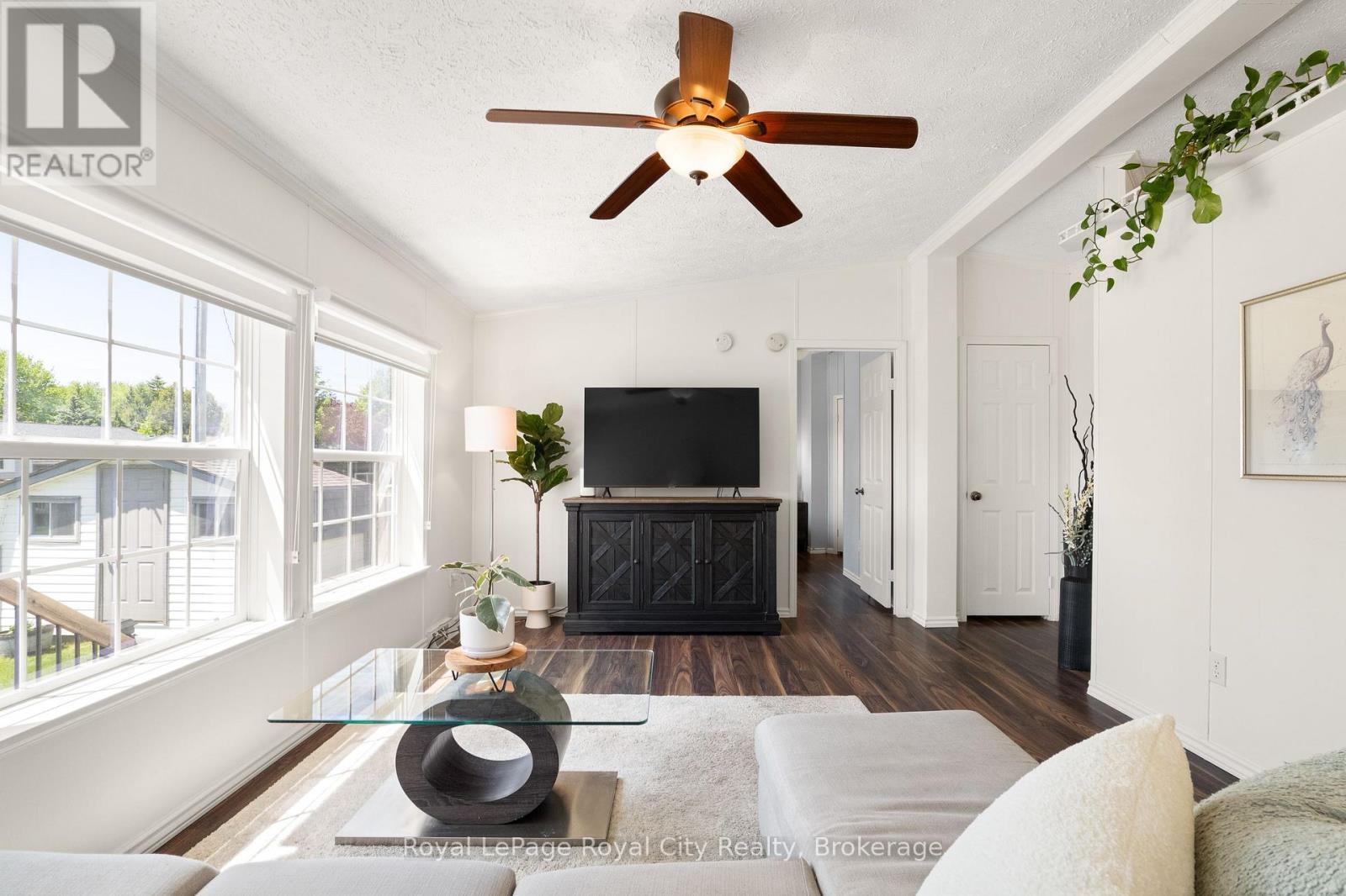 












2 PAVILION ROAD

,
Puslinch,




Ontario
N0B2C0


