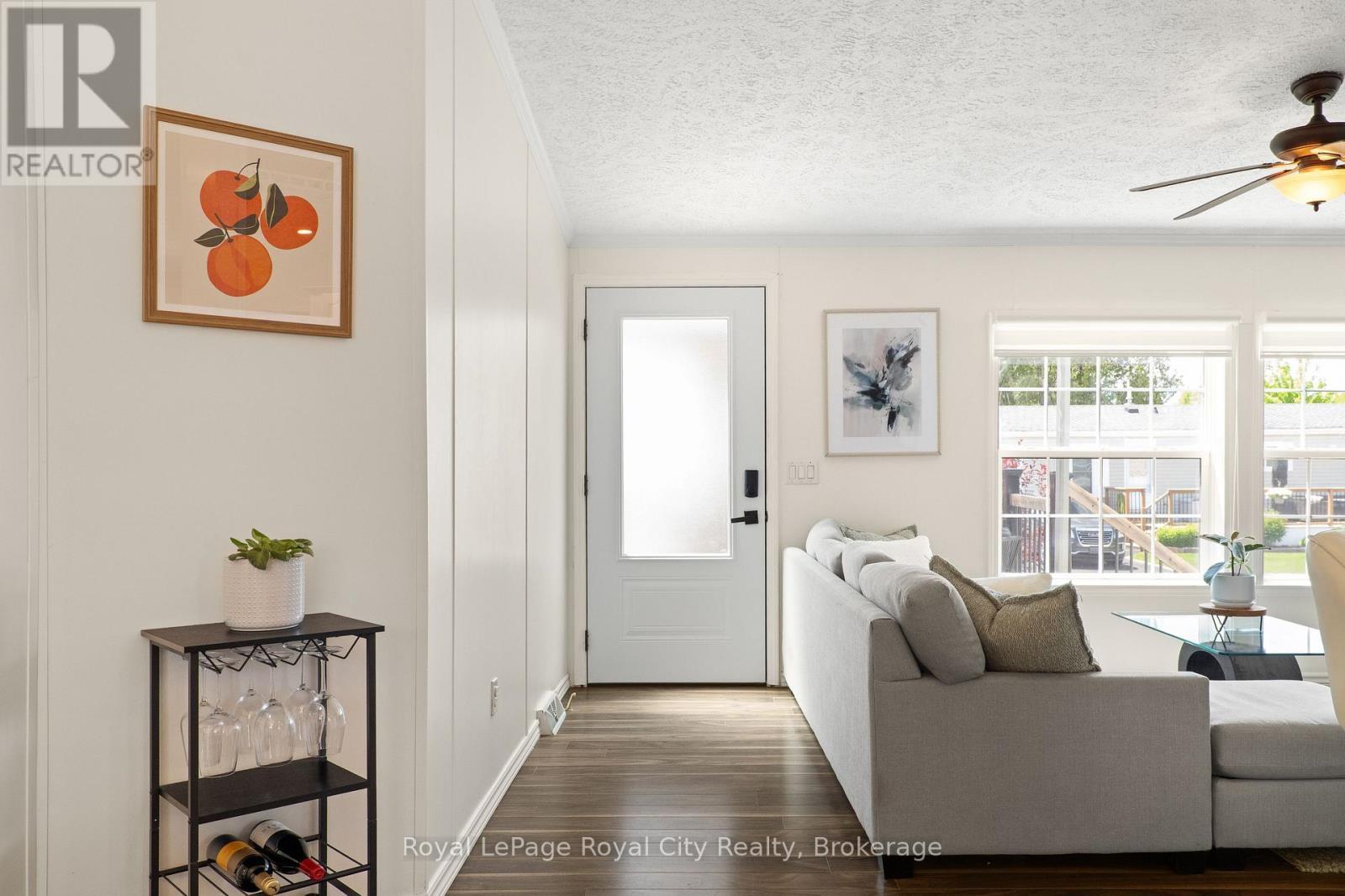 












2 PAVILION ROAD

,
Puslinch,




Ontario
N0B2C0

