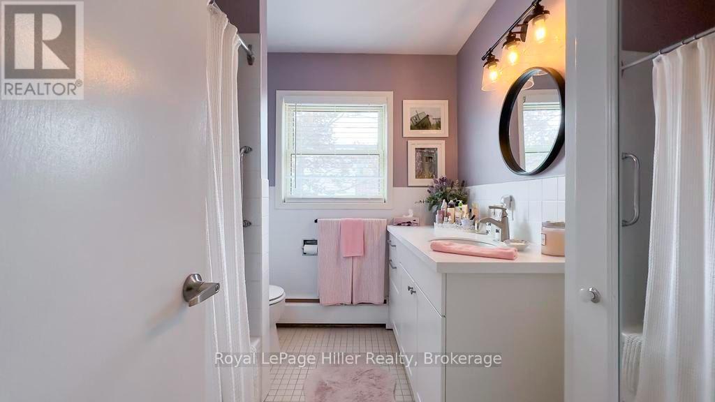 












98 WILLIAM STREET E

,
Stratford,




Ontario
N5A4Y1

